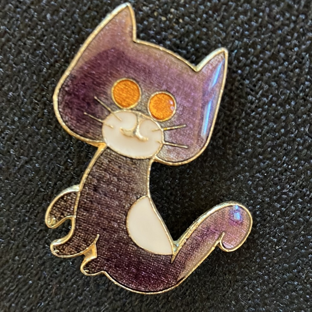 Vintage Enamel Cat Pin